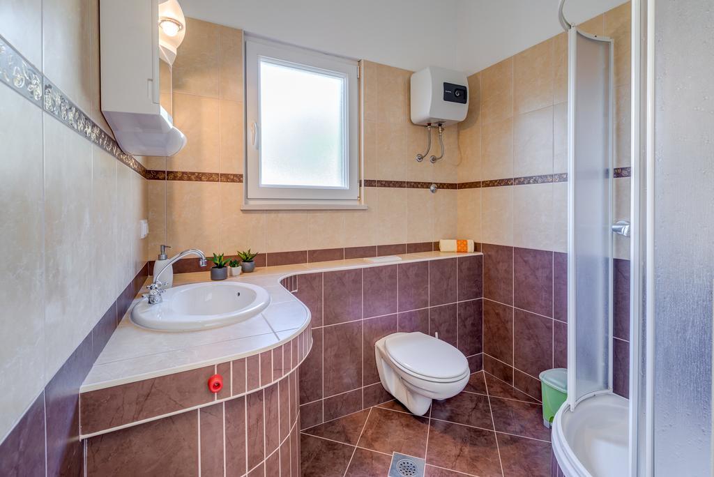 Holiday Home Mirna Vala Севид Екстериор снимка
