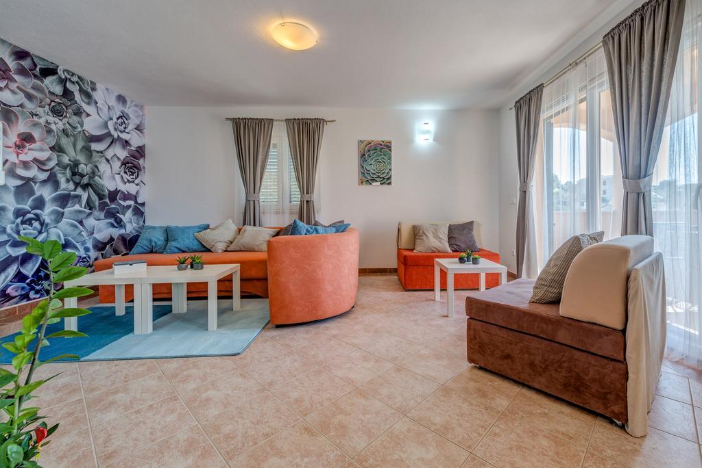 Holiday Home Mirna Vala Севид Екстериор снимка