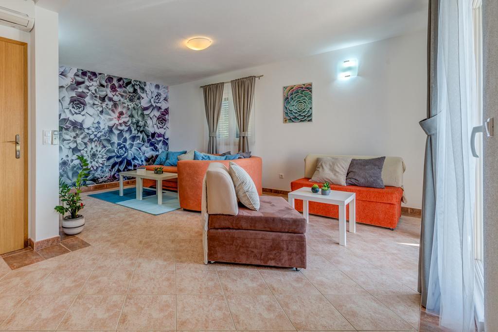 Holiday Home Mirna Vala Севид Екстериор снимка