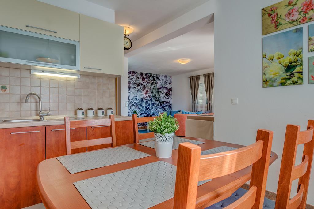 Holiday Home Mirna Vala Севид Екстериор снимка
