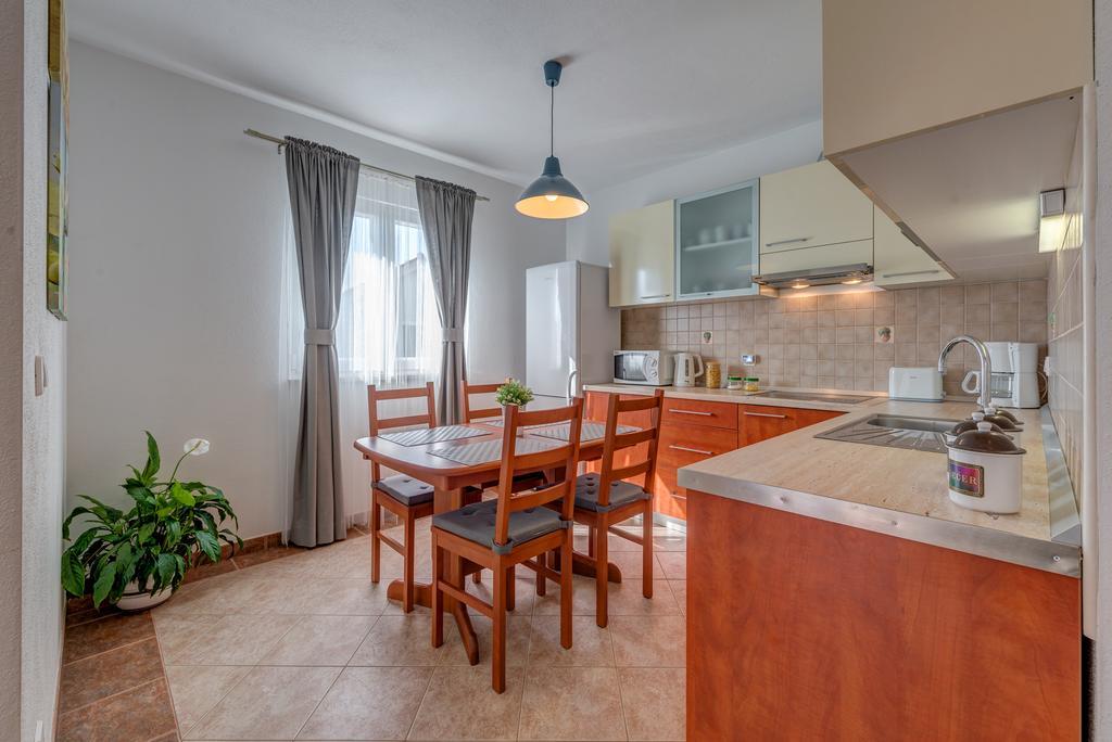 Holiday Home Mirna Vala Севид Екстериор снимка
