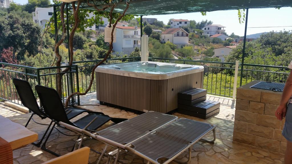 Holiday Home Mirna Vala Севид Екстериор снимка