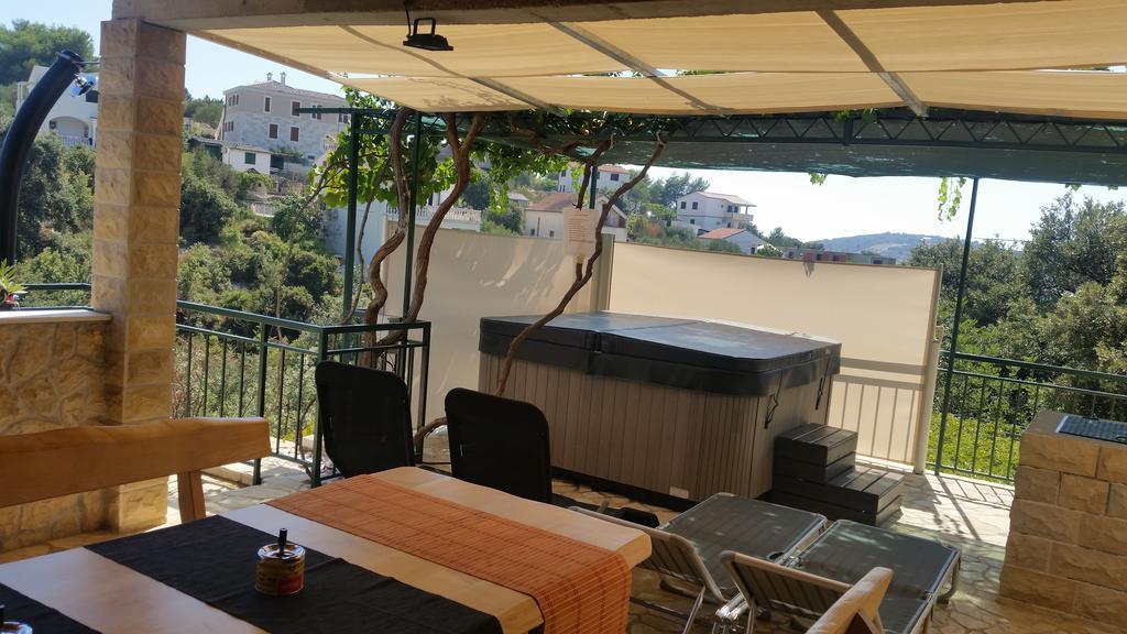 Holiday Home Mirna Vala Севид Екстериор снимка