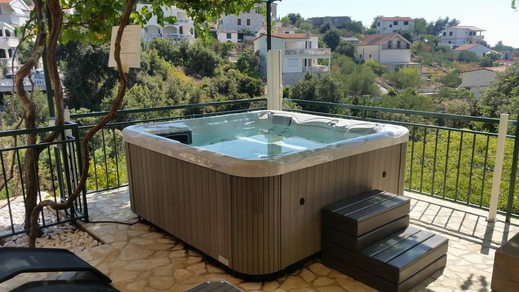 Holiday Home Mirna Vala Севид Екстериор снимка