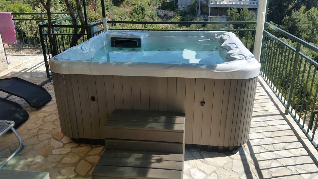Holiday Home Mirna Vala Севид Екстериор снимка