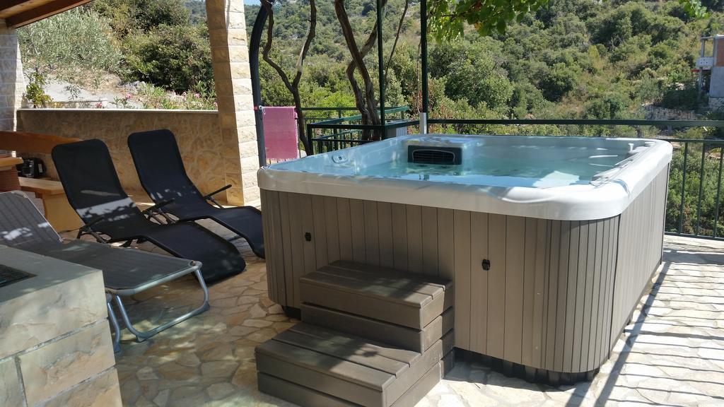 Holiday Home Mirna Vala Севид Екстериор снимка