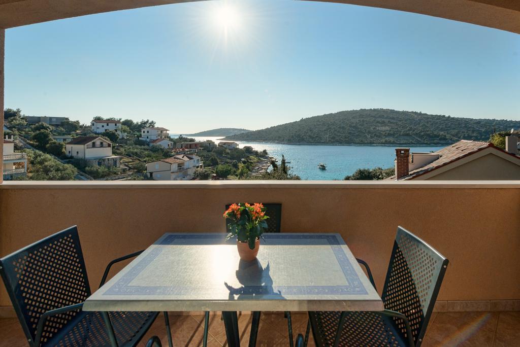 Holiday Home Mirna Vala Севид Екстериор снимка