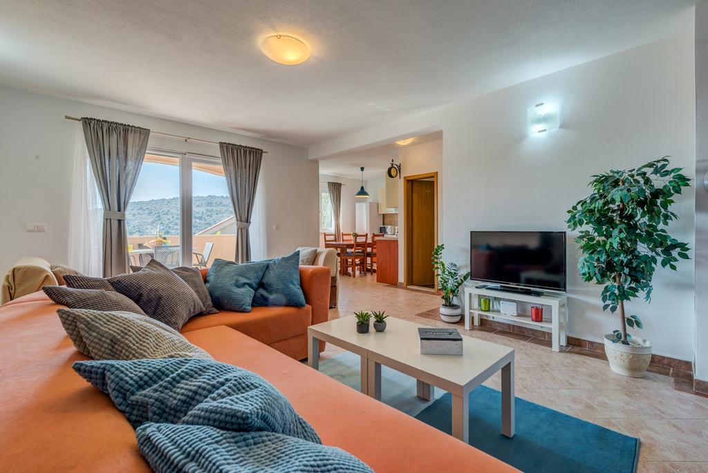 Holiday Home Mirna Vala Севид Екстериор снимка
