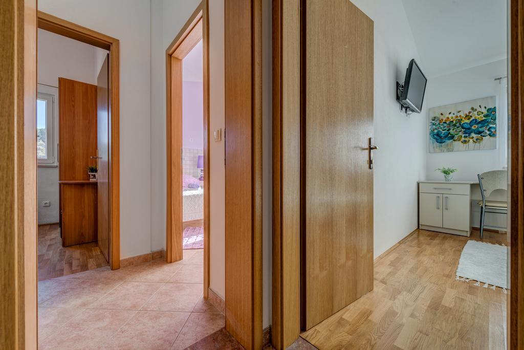 Holiday Home Mirna Vala Севид Екстериор снимка