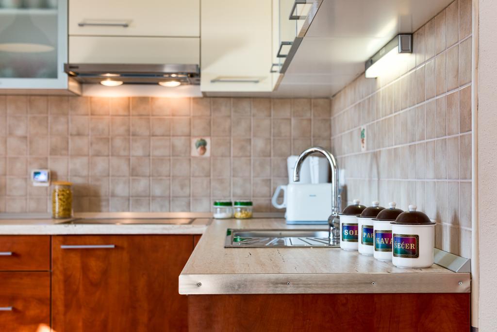 Holiday Home Mirna Vala Севид Екстериор снимка